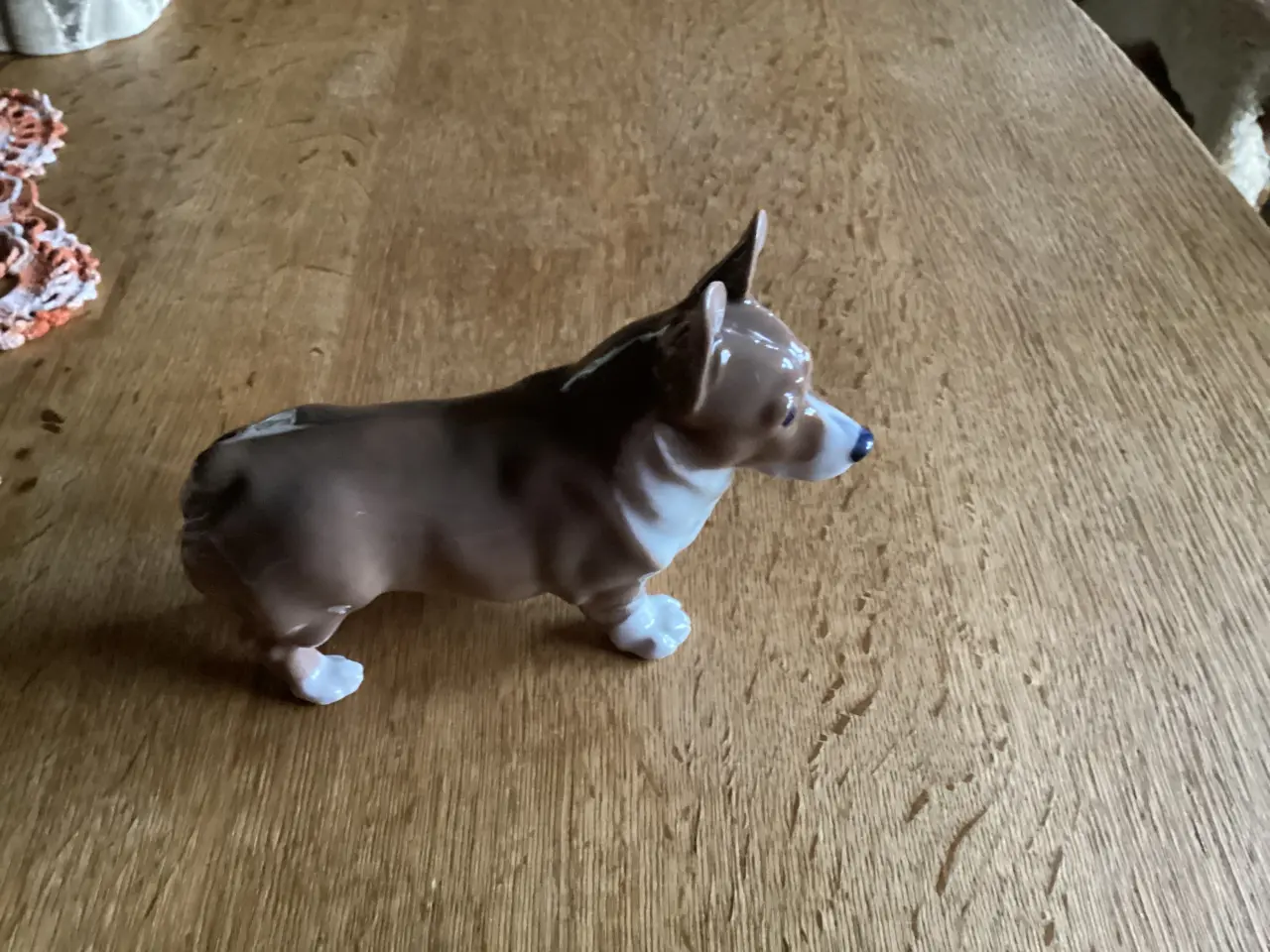 Billede 3 - Kgl Gorki hund af Jeanne Grut