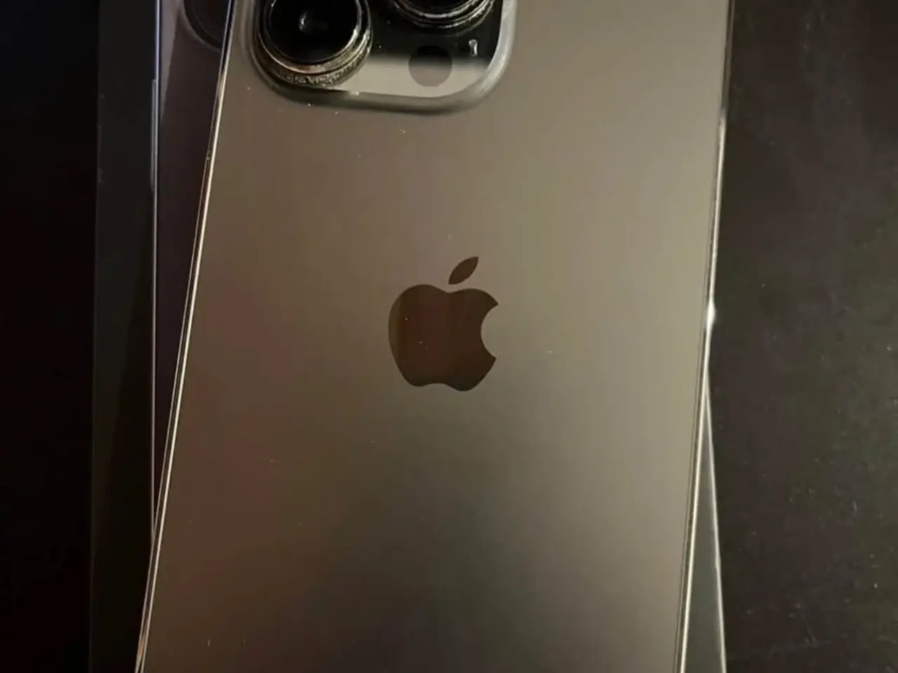 Billede 2 - God Iphone 13 pro, 128 gb i farven spacegrey.