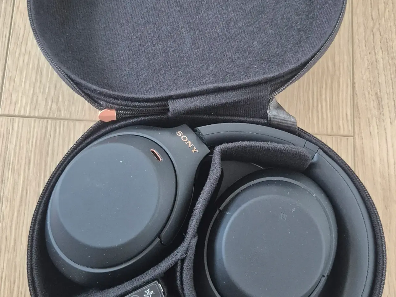 Billede 1 - Sony WH-1000XM4 trådløse hovedtelefoner