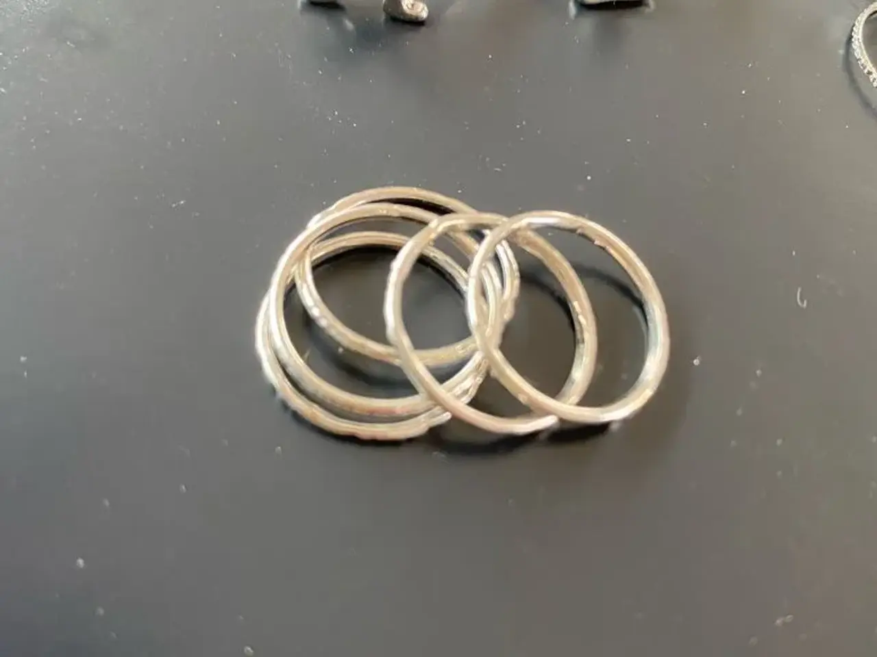 Billede 2 - Flotte ringe til fingerspidserne