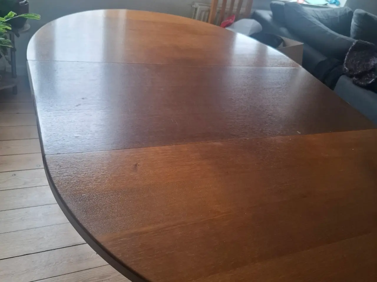 Billede 4 - Massivt bejset Spisebord