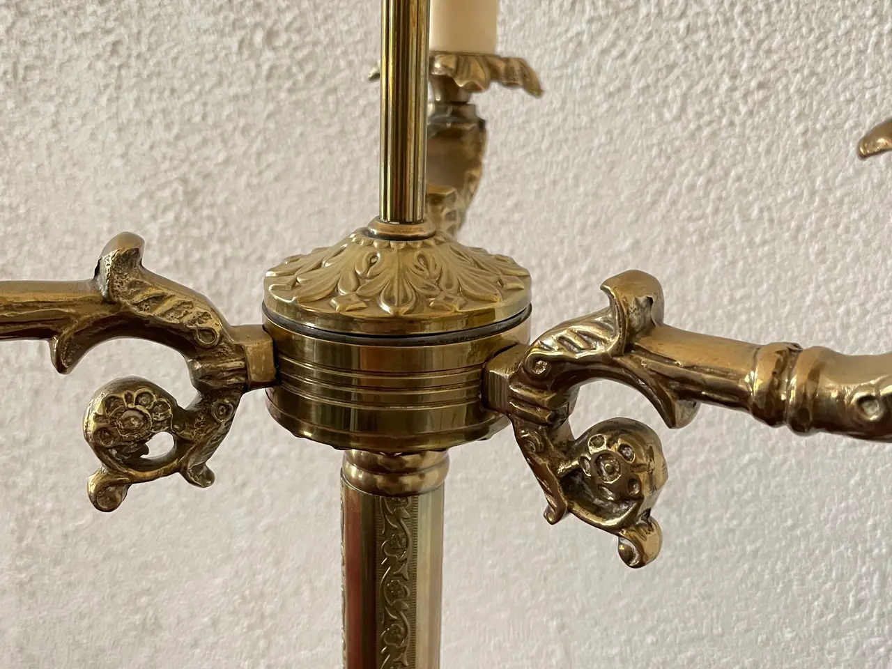 Billede 5 - Flot herskabelig 3-armet messing standerlampe.