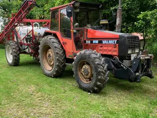 Traktor Valmet 705