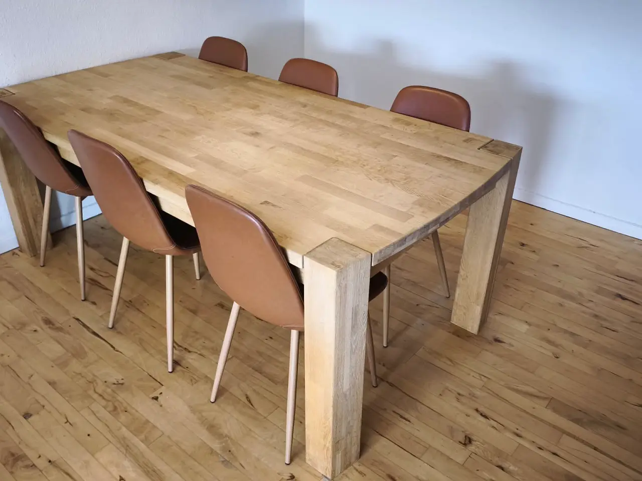 Billede 2 - Spisebord med 6 stole 