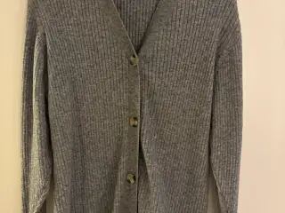 Lækker grå cardigan i str. XL