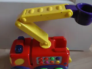 Pæn Brandbil fra Toy m stige /Lys og Lyd