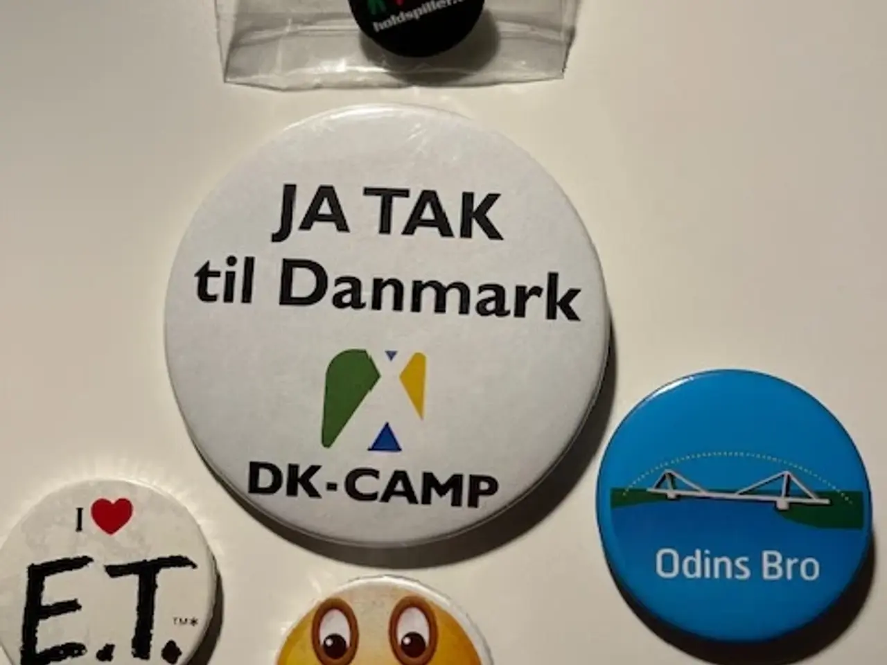 Billede 2 - forskellige Badges