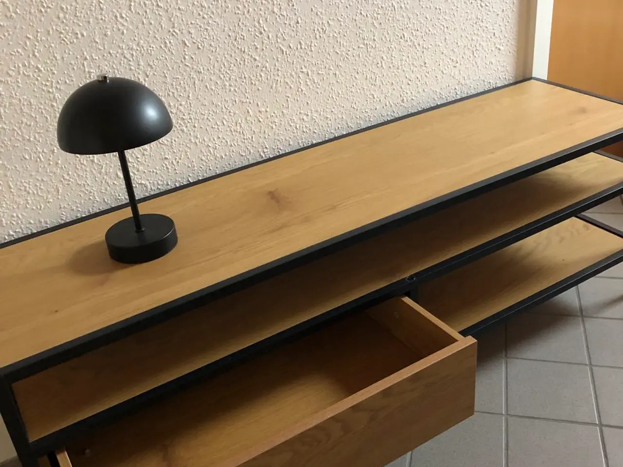 Billede 1 - Tv bord ny