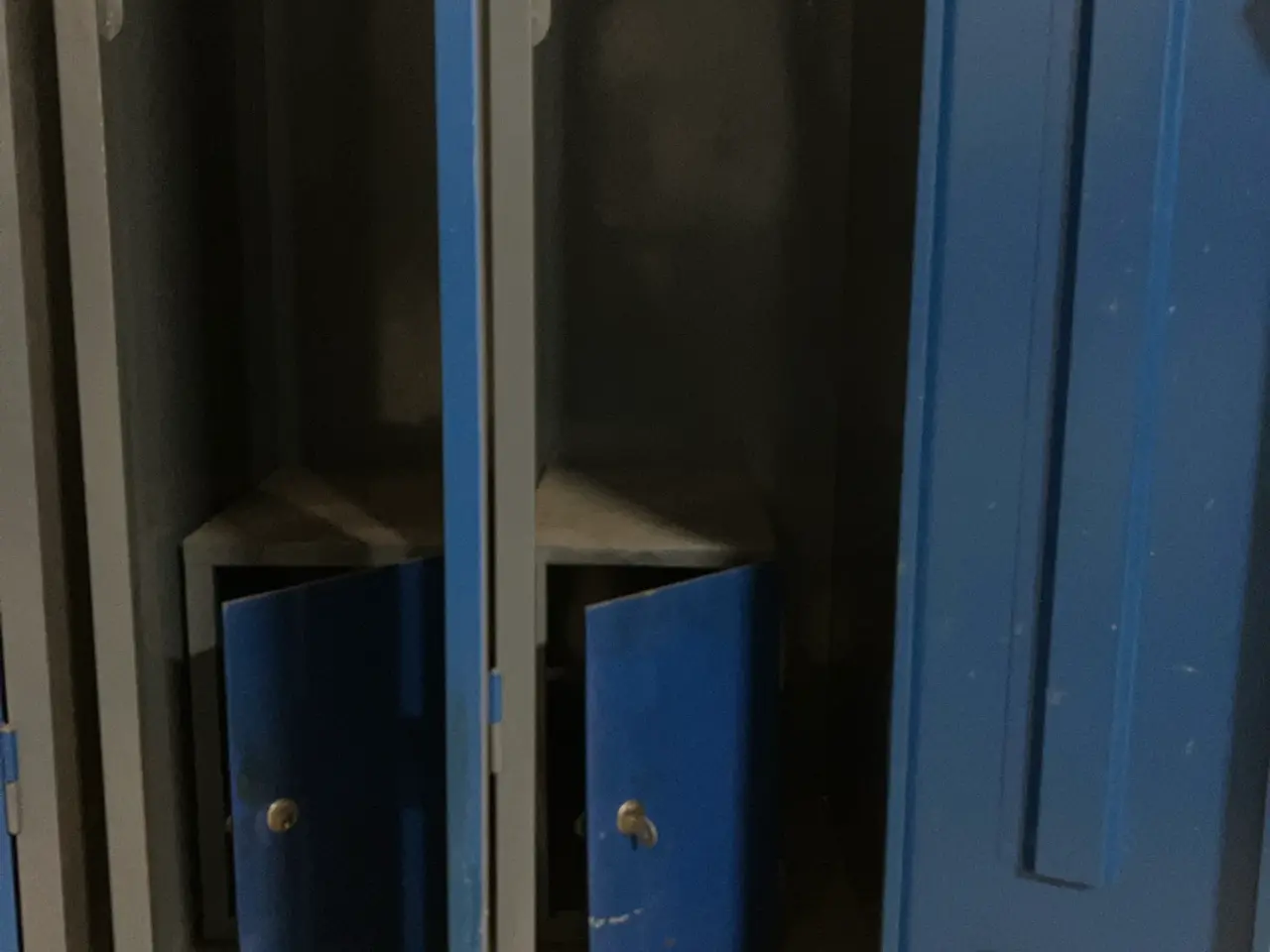 Billede 3 - Stålskabe med boks