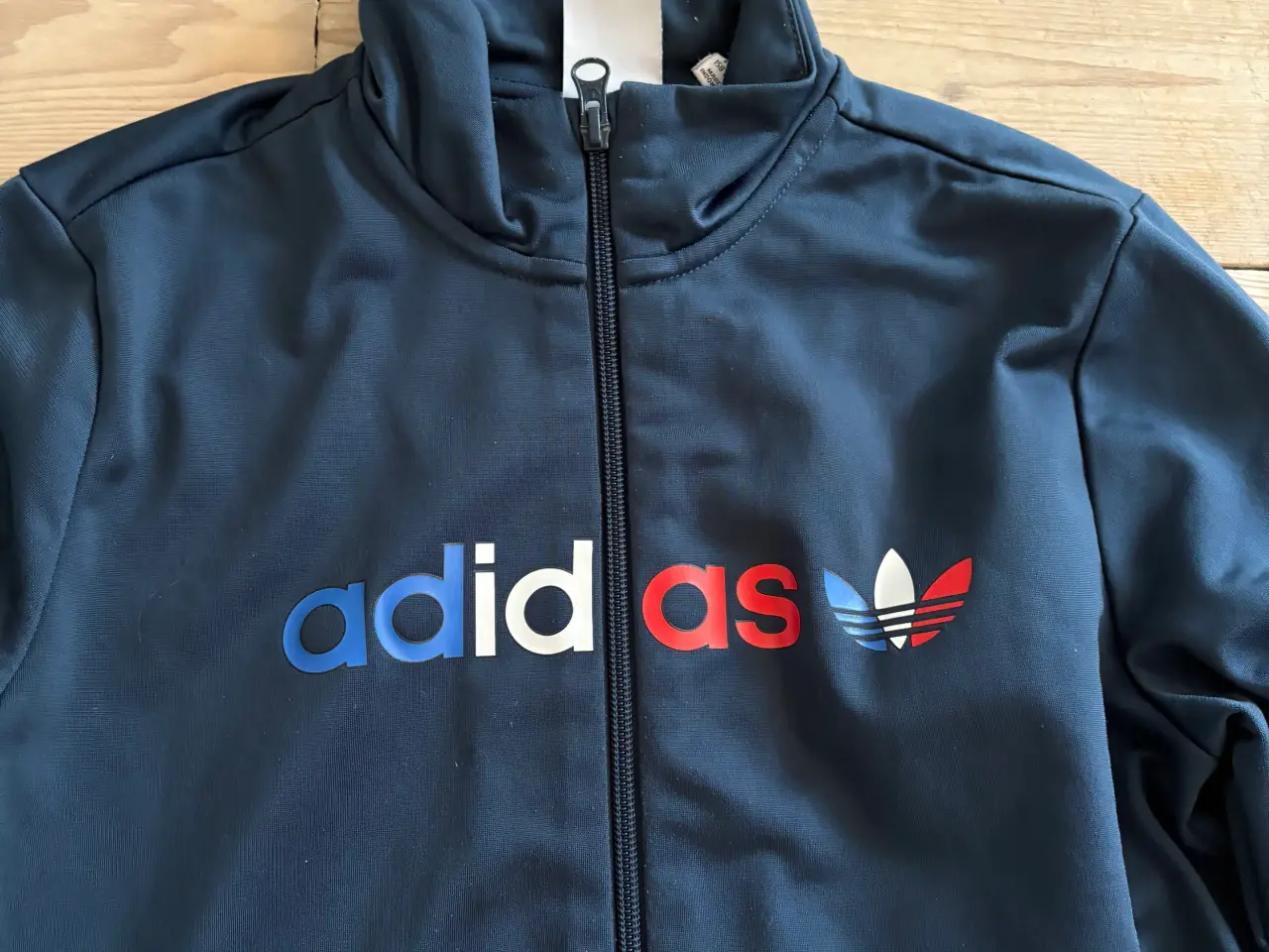 Billede 1 - Adidas træningssæt str 158