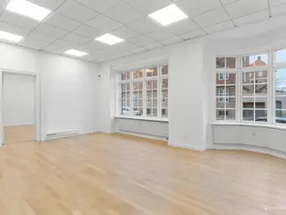 Moderne og fleksibelt kontorlejemål med flot lysindfald i hjertet af Nørrebro