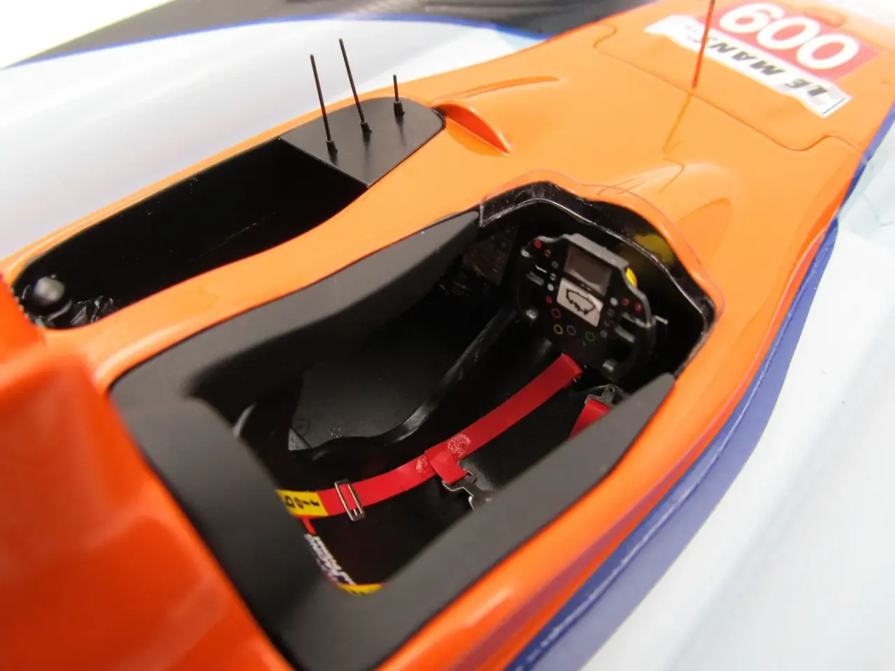Billede 8 - 2011 Aston Martin AMR-One #009 - 1:18