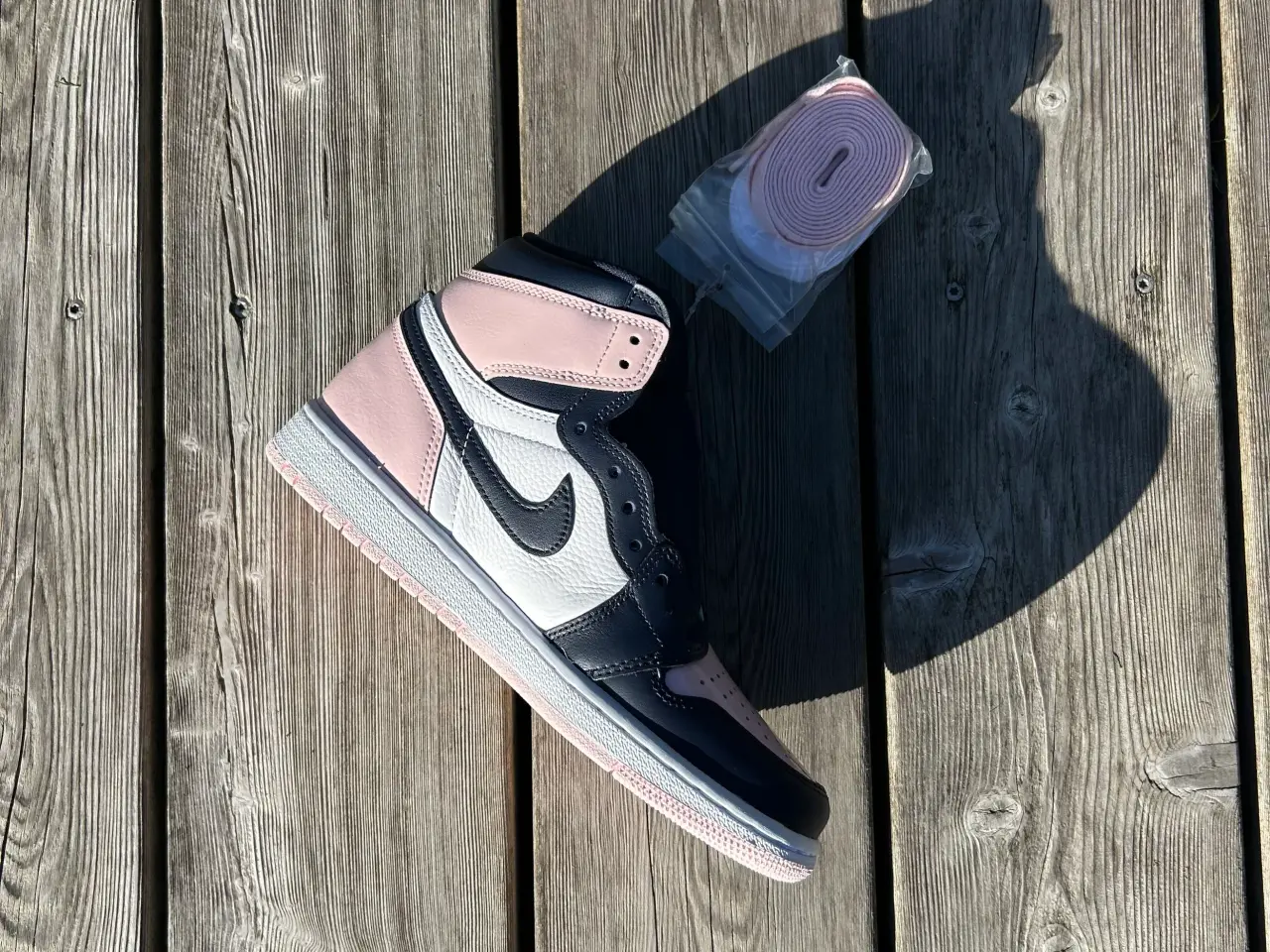 Billede 2 - Jordan 1 High “Atmosphere” (W) i str. 37.5