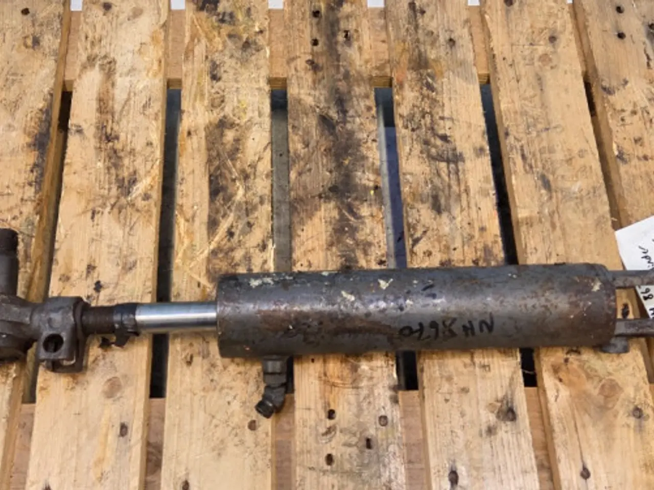 Billede 2 - New Holland 8670 Cylinder 86508659