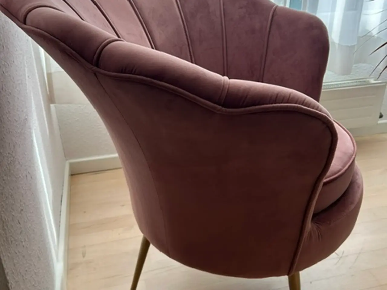 Billede 4 - Muslingestol i lyserød velour, under halv pris!