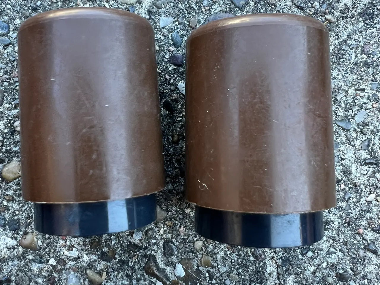 Billede 2 - Retro Dørstopper i Brun Plast.