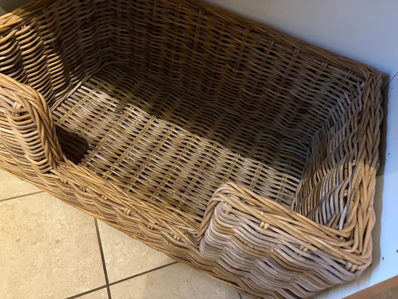 Billede 4 - Hundekurv flot i flet som ny.