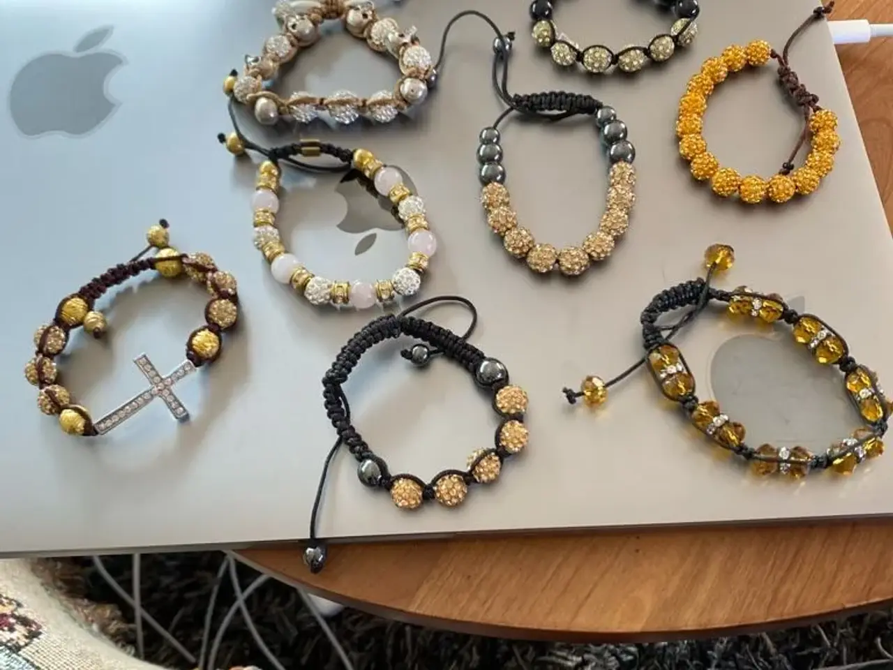 Billede 1 - Nye knyttede armbånd 