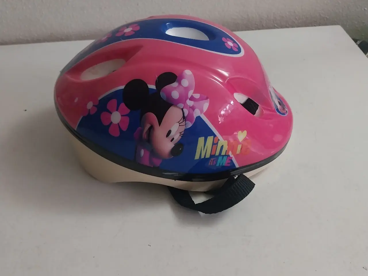Billede 4 - Minnie mouse cykelhjelm
