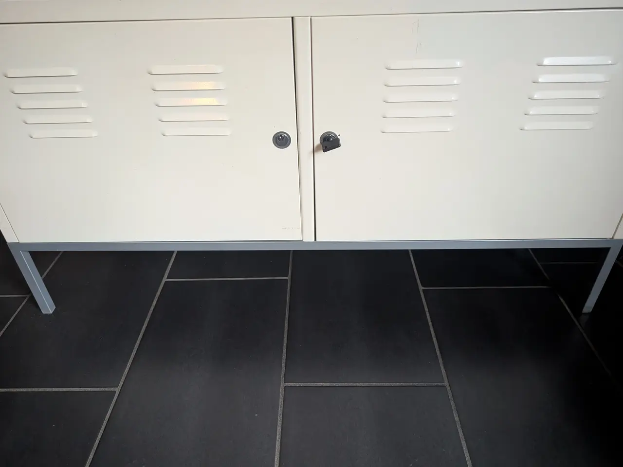 Billede 1 - Ikea ps skænk 