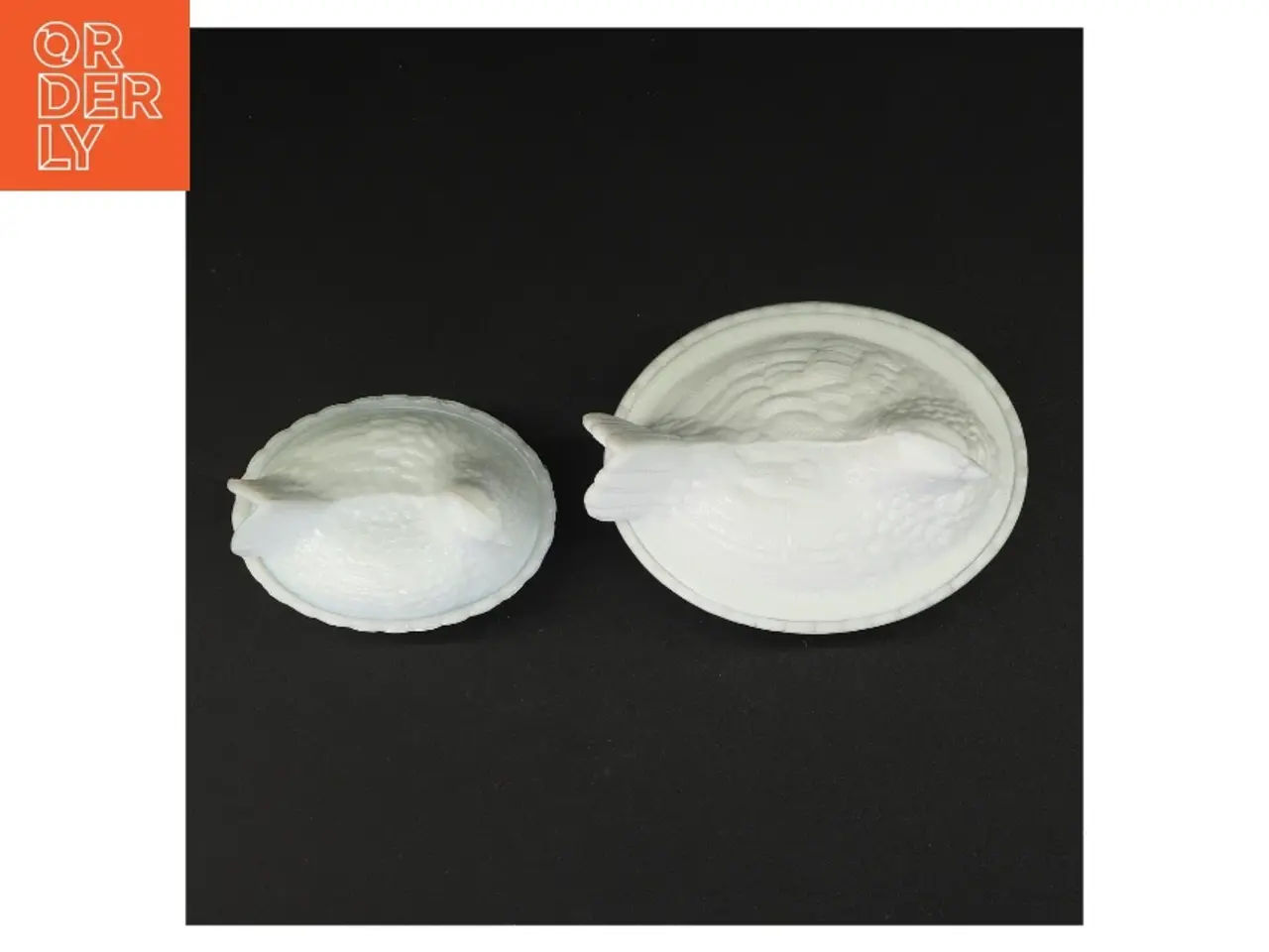 Billede 5 - 2 stk. Høns i kurv Opaline mælkeglas sæt (str. 14 x 11 x 11 cm og 10 x 7 komma 5 x 9 cm)