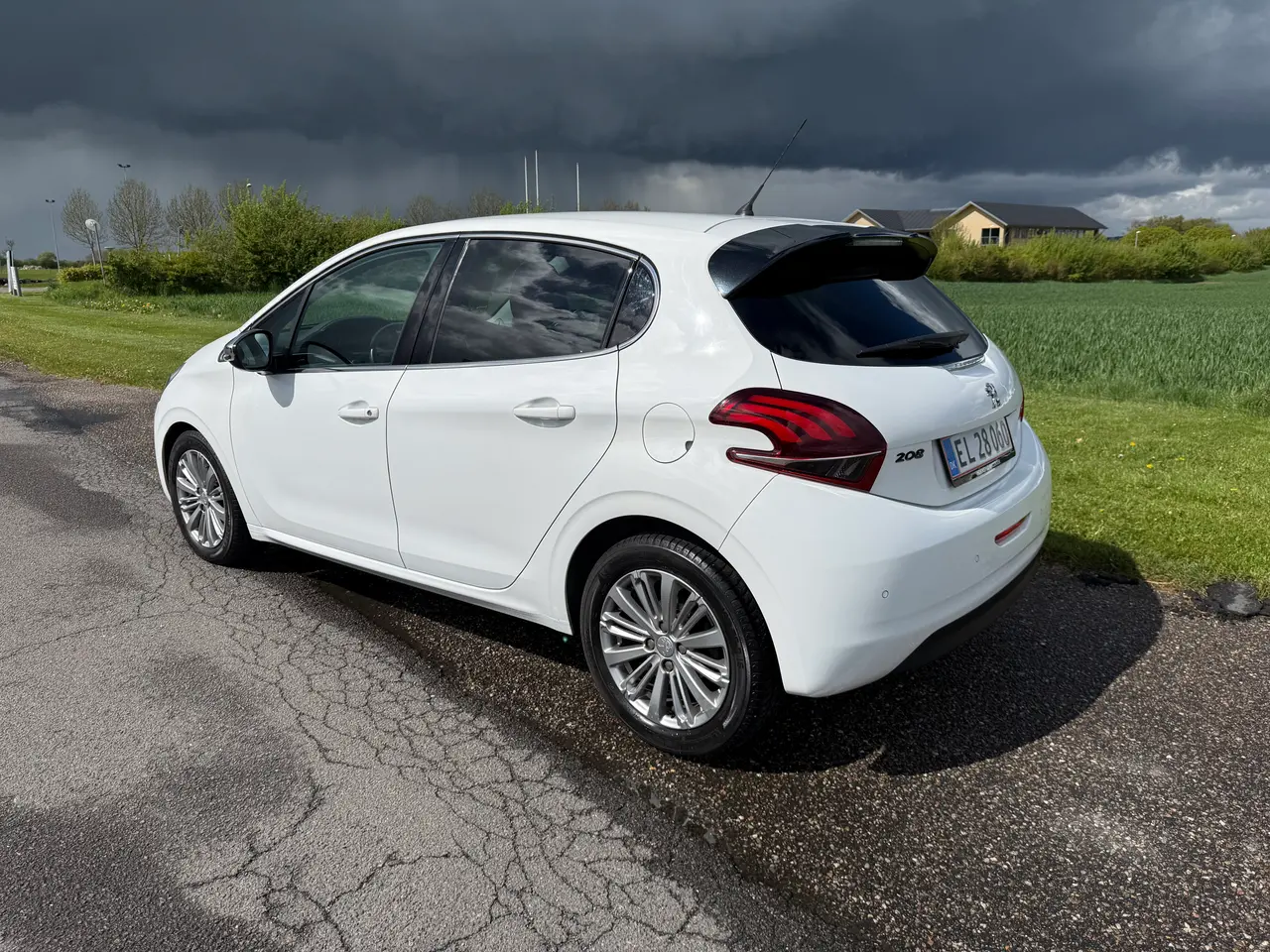Billede 13 - Peugeot 208 allure i hvid med krom