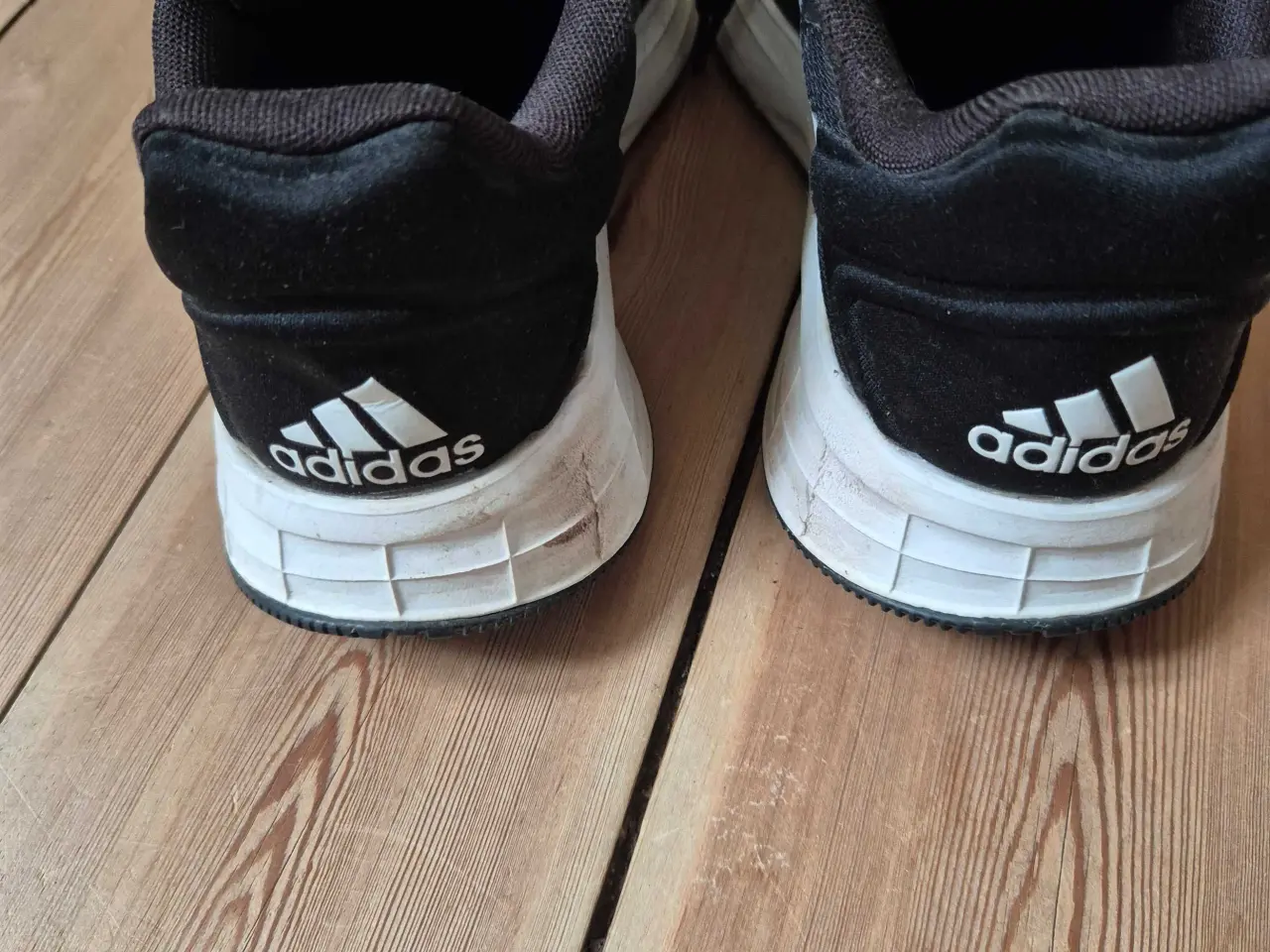 Billede 3 - Flotte Adidas sneakers 
