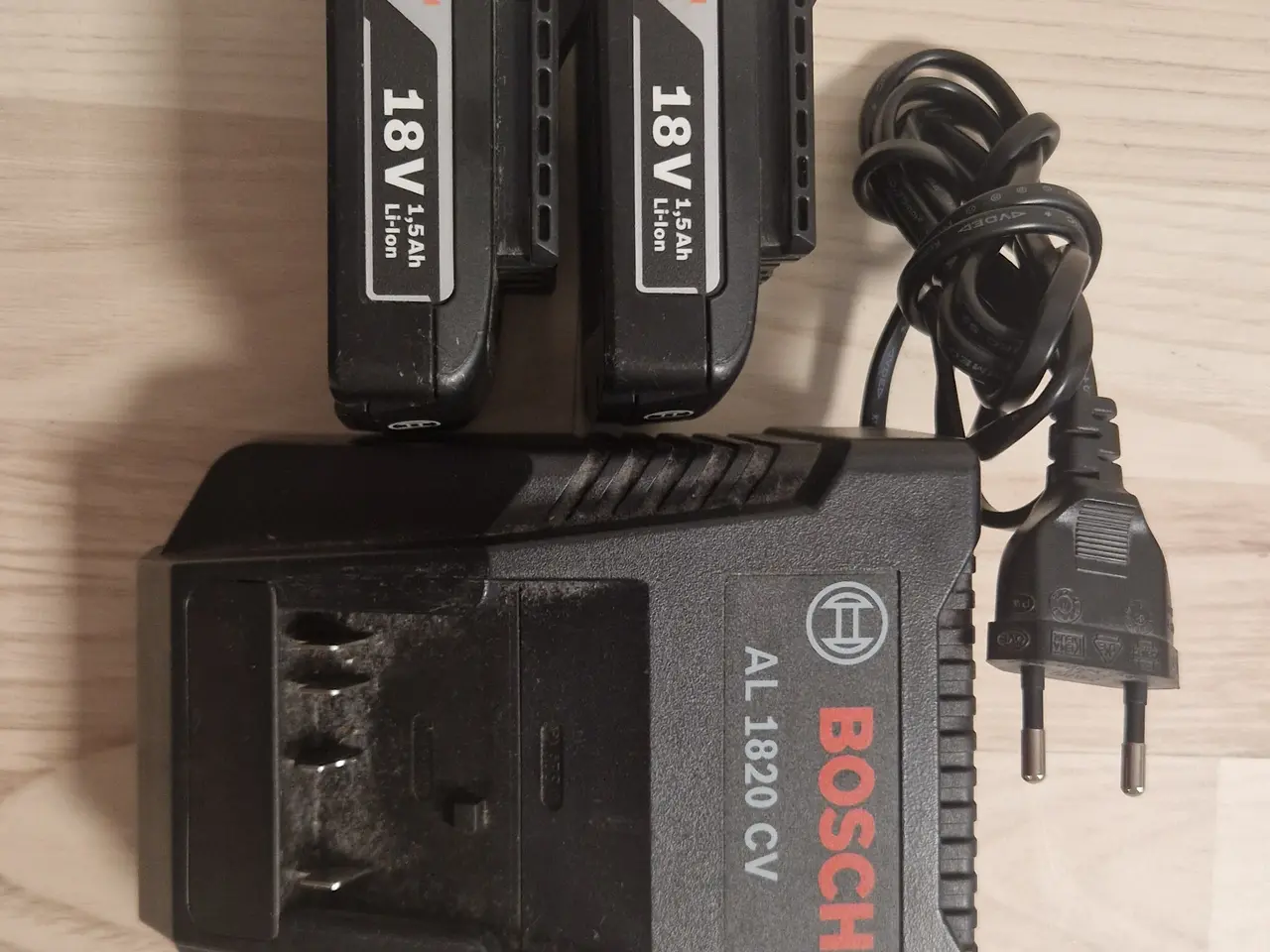 Billede 1 - Bosch AL 1820 CV med 2 batterier