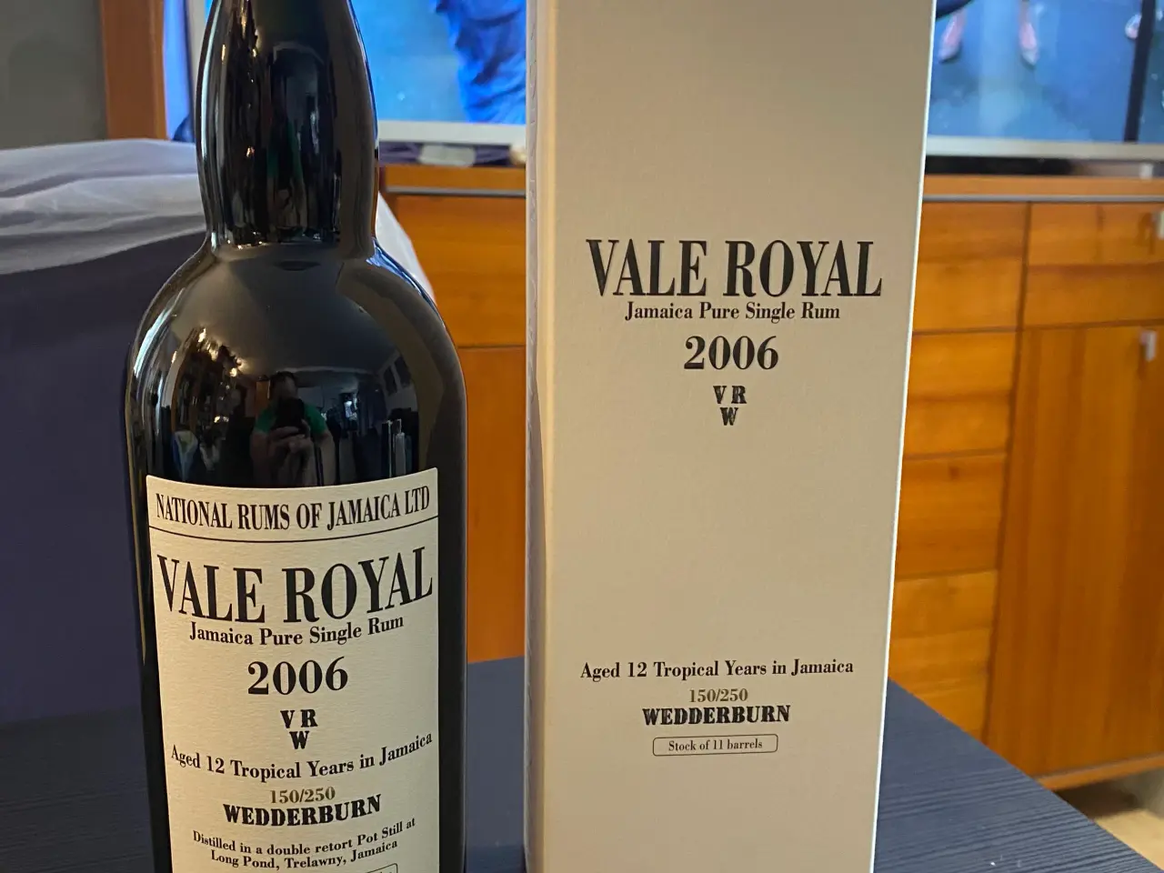 Billede 1 - Vale Royal Rom 12års fra Jamaica