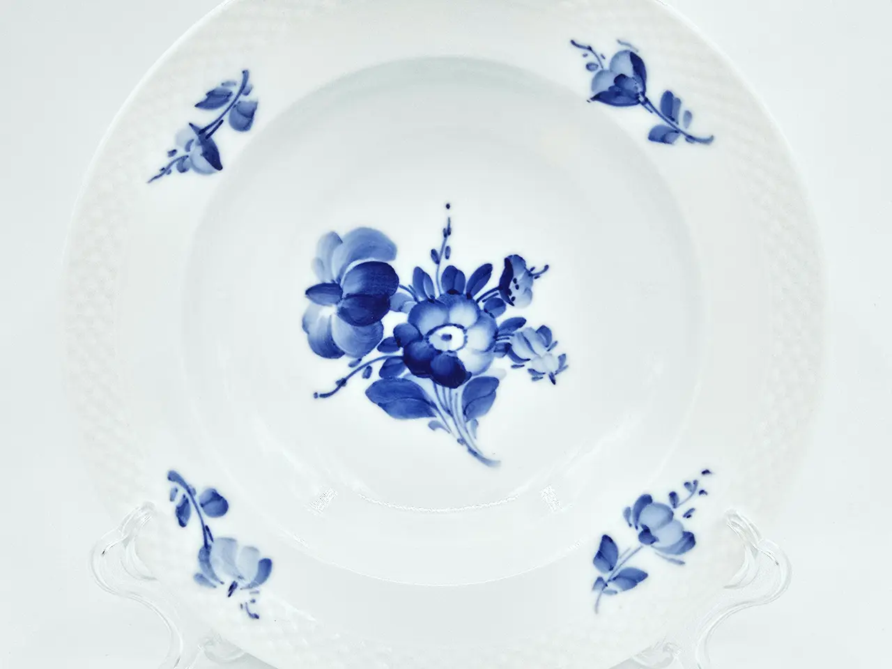 Billede 1 - Blå Blomst Flettet Dyb Tallerken nr. 10-8105. sortering 1