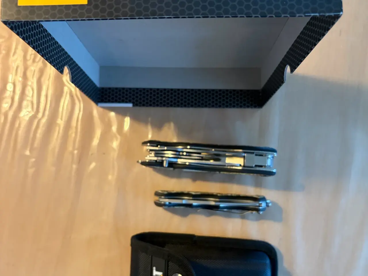 Billede 3 - CAT, multitool og knivsæt (10i1 og lukkekniv), NYT