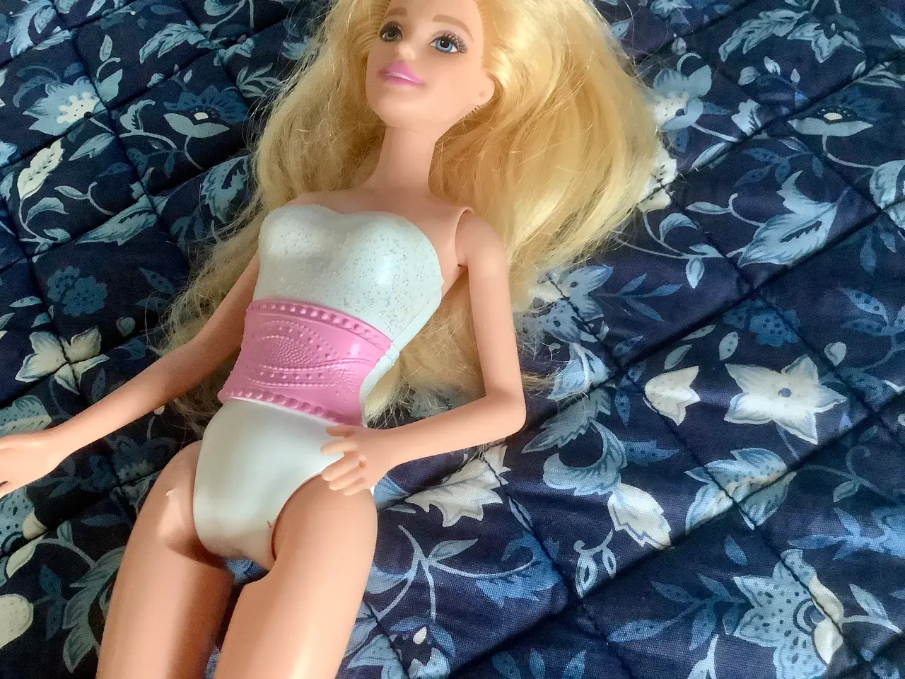 Billede 4 - Barbie med blondt hår.