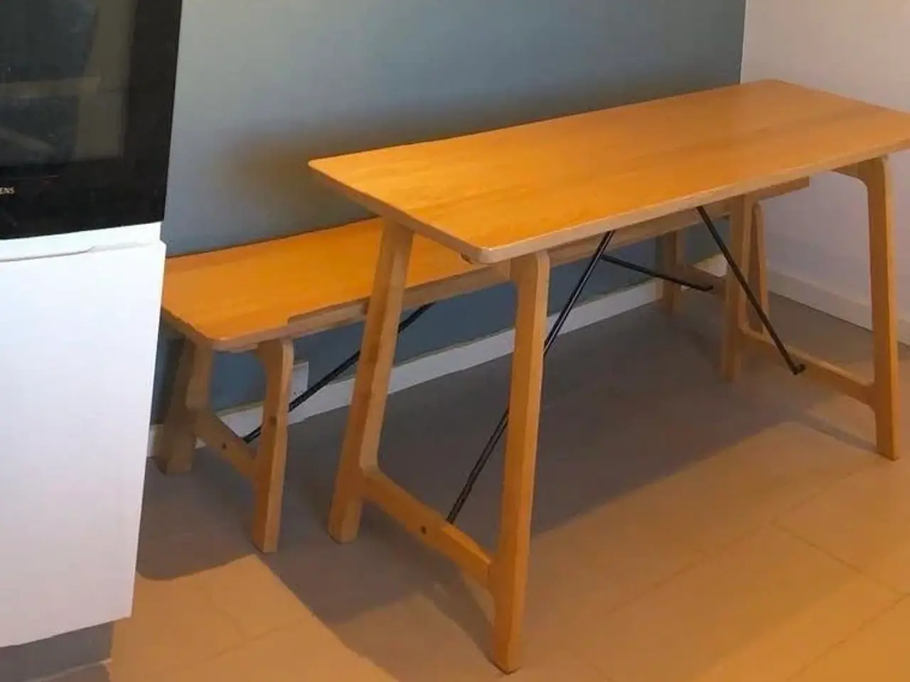 Billede 1 - Skrivebord/køkkenbord og bænk