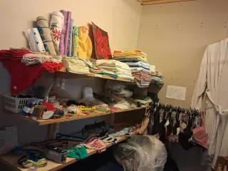 STORT tøj og loppemarked den 24/5-26