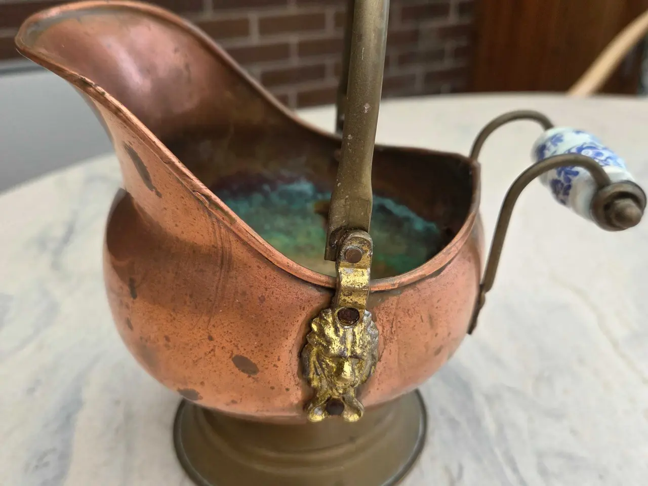 Billede 1 - Antik kobberkande med porcelæn håndtag.
