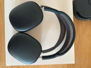 AirPods Max