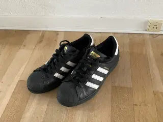 Adidas superstar str 40