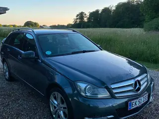 Billig og yderst velholdt Mercedes c220 2013.