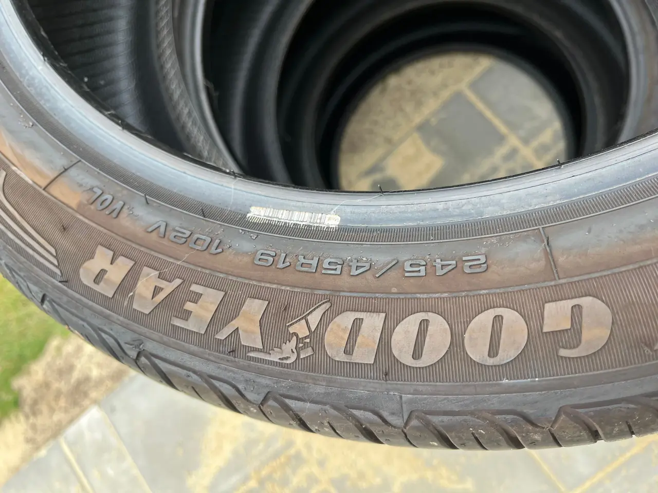 Billede 5 - 4 stkGoodyear 245/45-19 sommerdæk