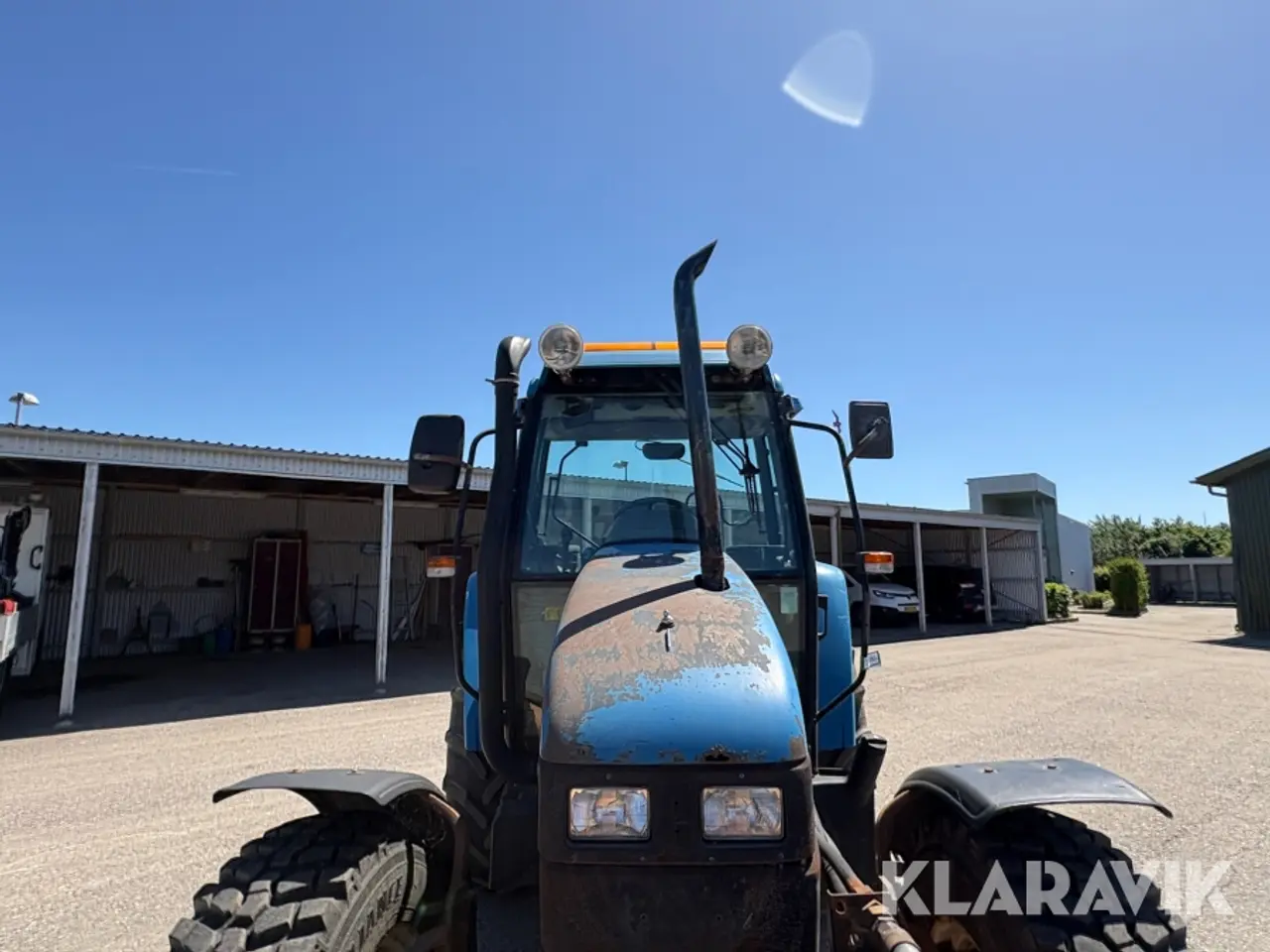 Billede 10 - Traktor New Holland TS90 med kost og plov