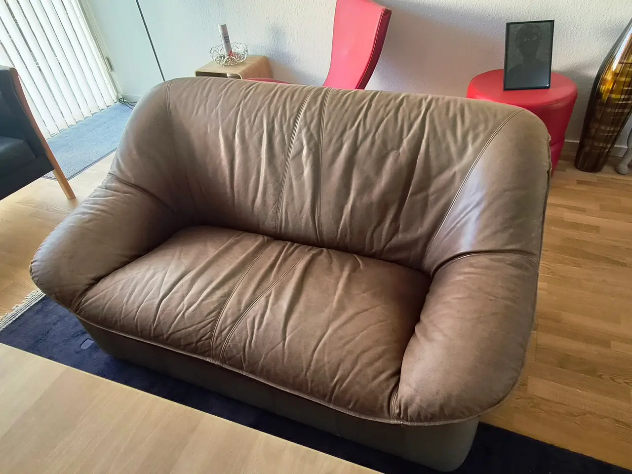 Billede 6 - 2 stk. topersoners sofa. Sid og lig komfortabelt.