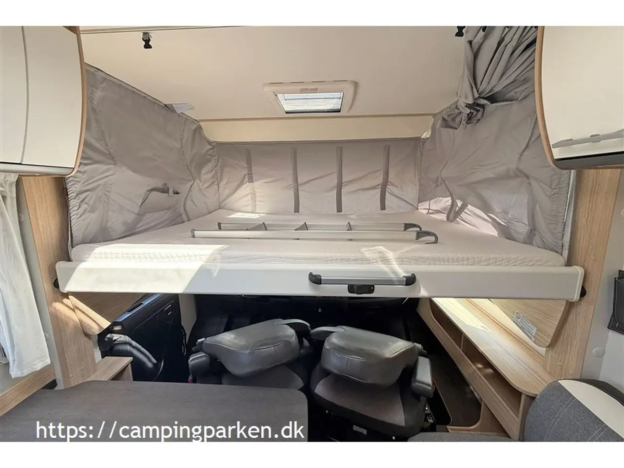 Billede 5 - 2020 - SunLight I 67S Super fin Sunlight under 7 meter med enkeltsenge og 4 selepladser