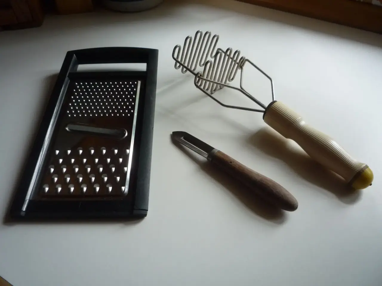 Billede 5 - Retro køkkengrej, bollesprøjte, citronpresser m.m.