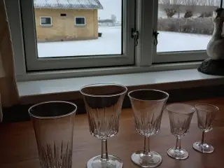 Glas, rødvin, hvidvin, portvin, snapseglas og øl/v