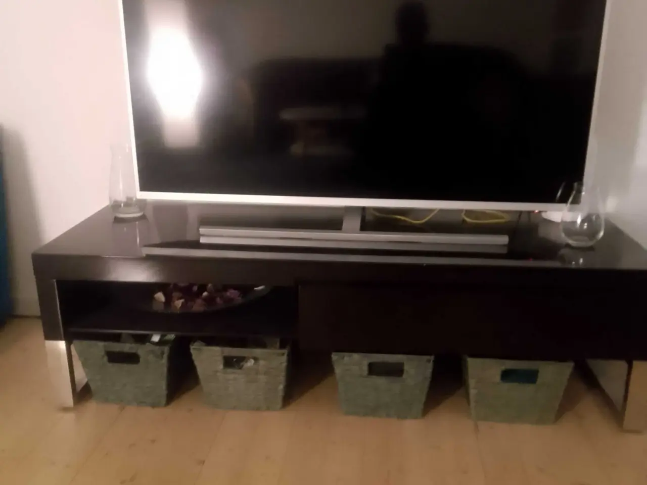 Billede 2 - Tv bord i god stand