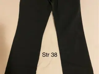 Jeans nye str 38