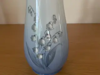 Bing og Grøndal vase med Liljekonval