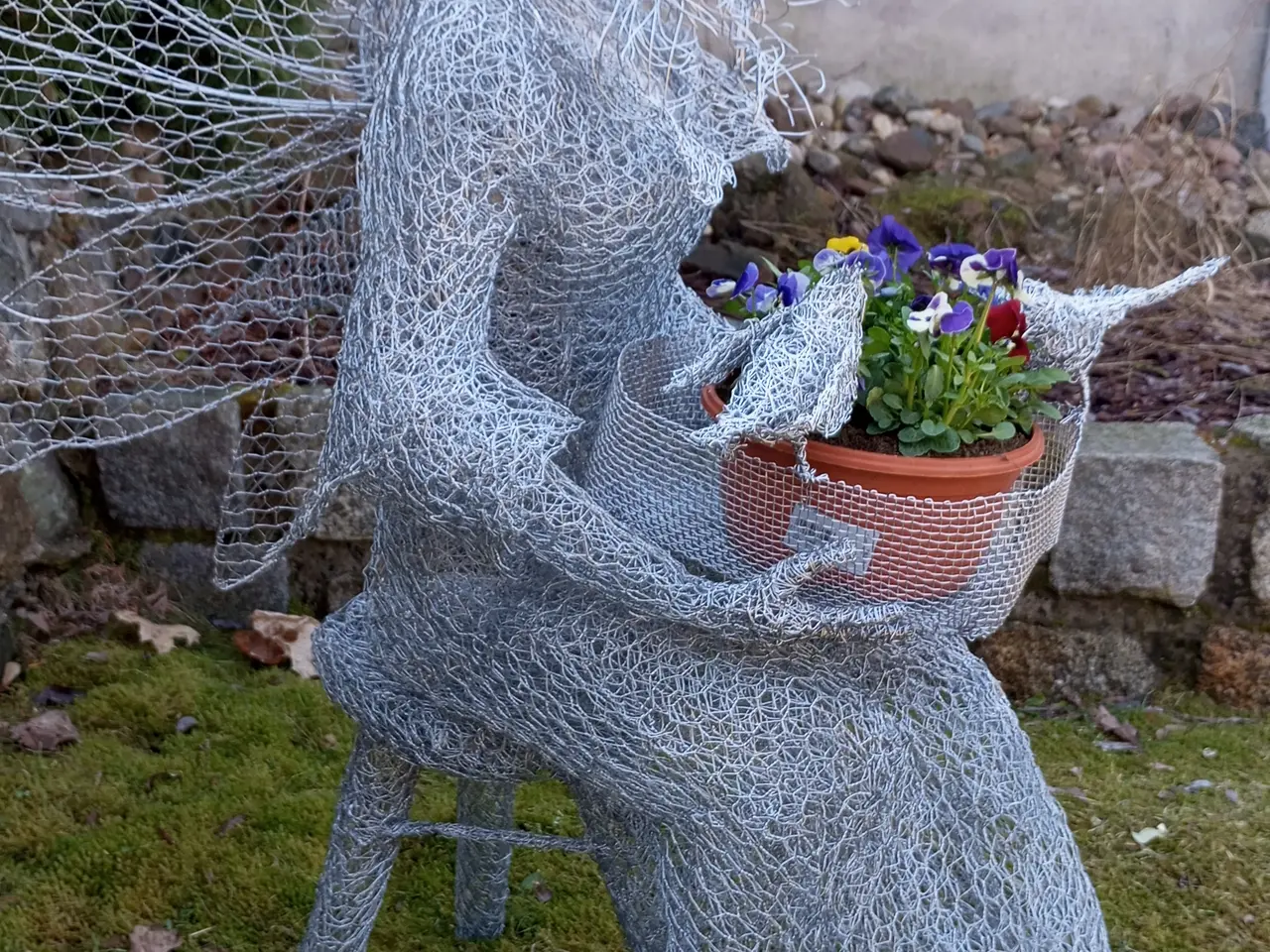 Billede 1 - En original havepynt, en trådskulptur