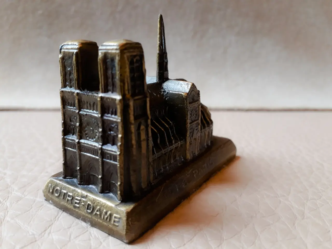 Billede 7 - 3 Notre Dame Souvenirs