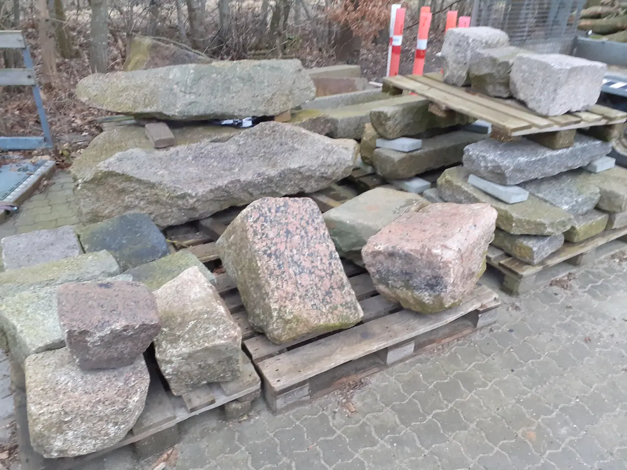 Billede 1 - Diverse granitblokke.